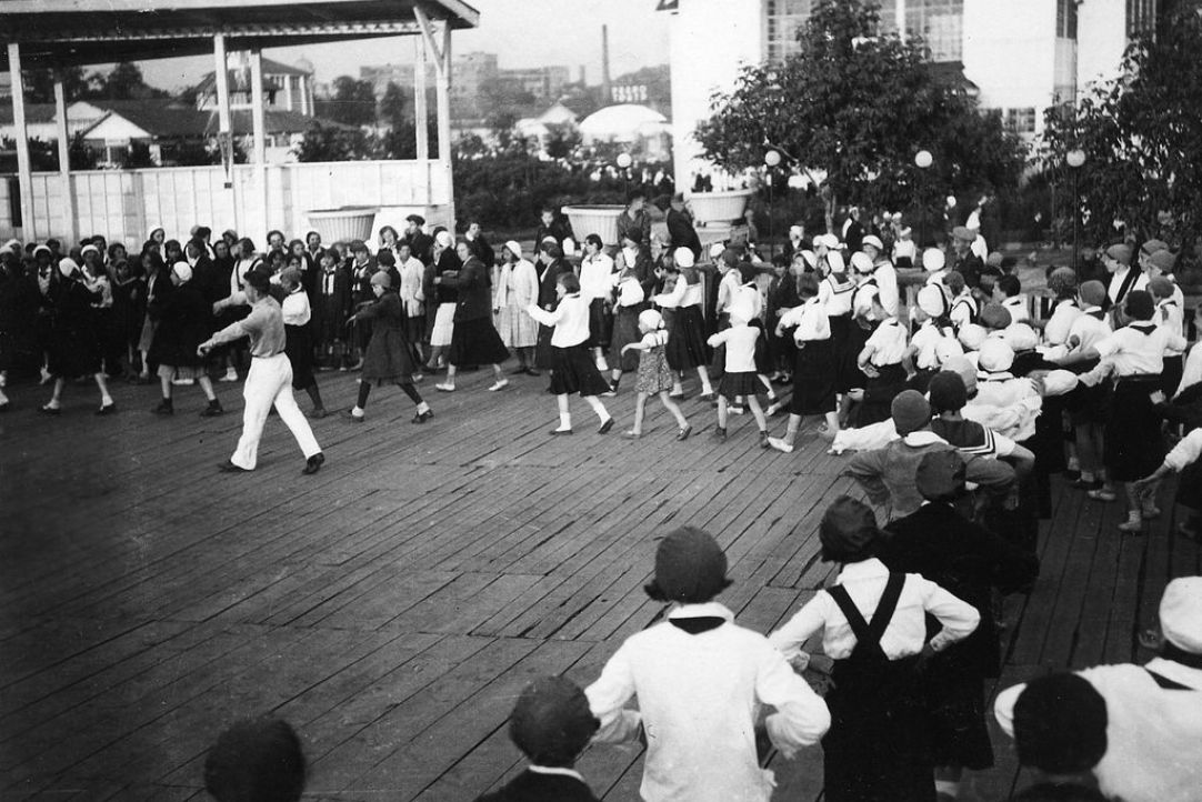 HSE Day: Learning History through Dance